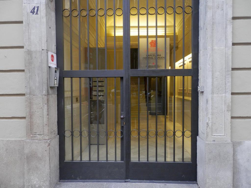 Barcelona Central Garden Hostal — Photos 2